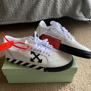 Off-White Low Vulcanized Sneakers